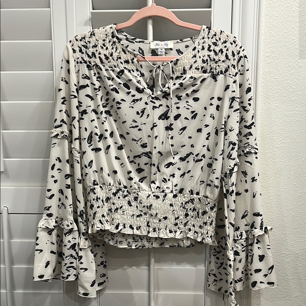 Women's Black and White Printed Top